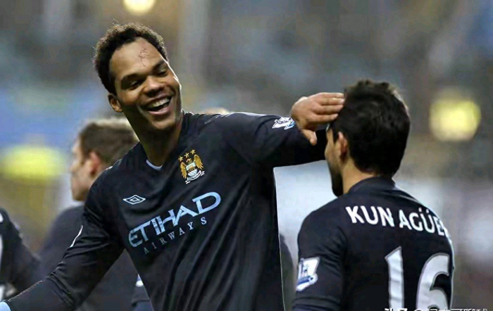 开云-英超带刀后卫排行榜，榜首竟是他！你猜对了吗？|特里·麦克德莫特|约翰·特里|切尔西|数据|集锦_新浪体育_新浪新闻